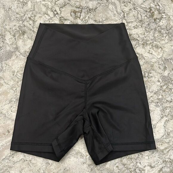 🩳 Off-Line by Aerie Shorty - High-Rise - 4-Inch Inseam - Extra Small - Picture 1 of 4